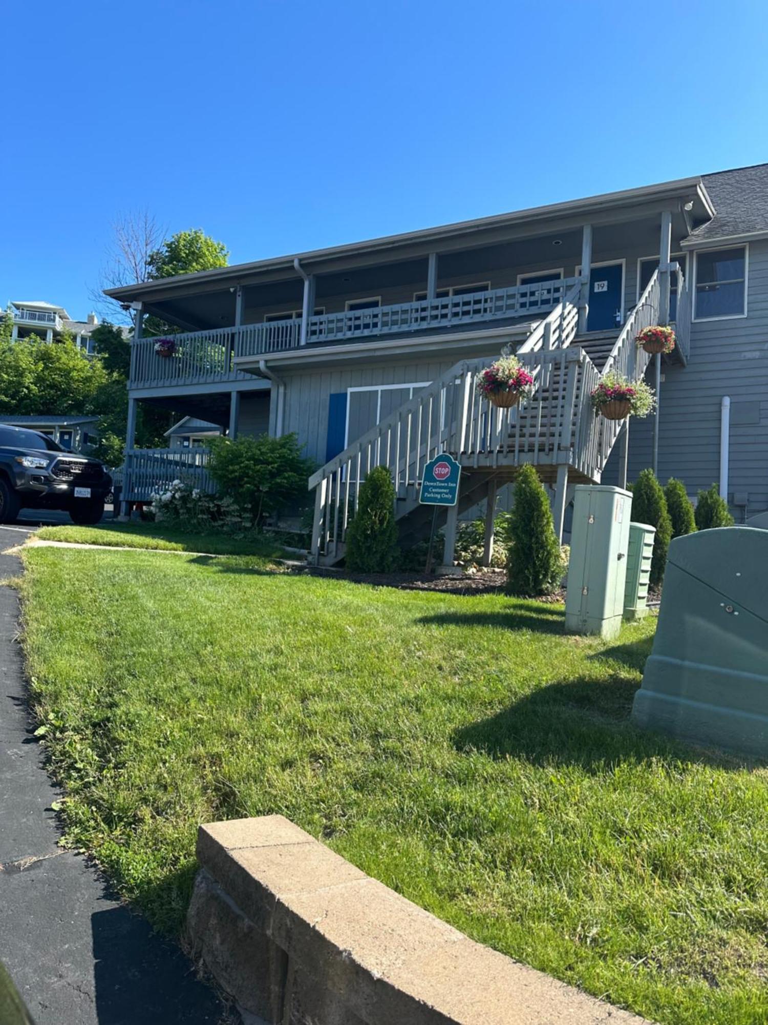Downtown Inn Sister Bay Exterior foto
